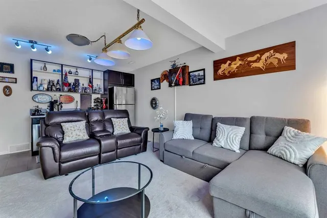 569 savanna Blvd, Calgary 5
