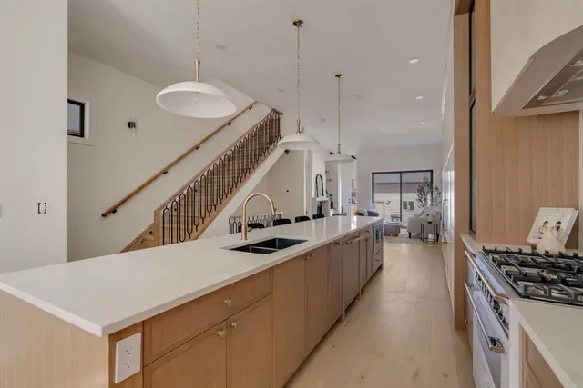 2022 36 St, Calgary 3