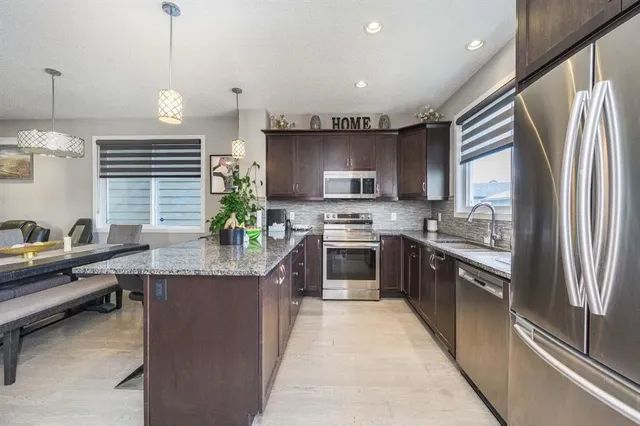 5 Masters St, Calgary 4
