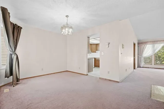 109 Shawnee Rise, Calgary 4