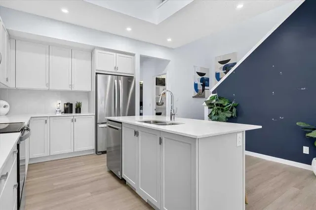 182 Mitchell Rd, Calgary 5