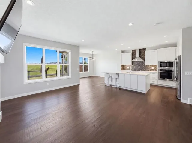 290 Masters Ave, Calgary 3