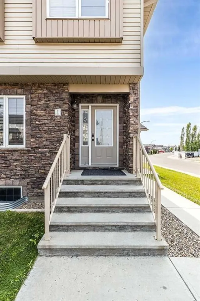 4952 Southlands Dr #1, Medicine Hat 3