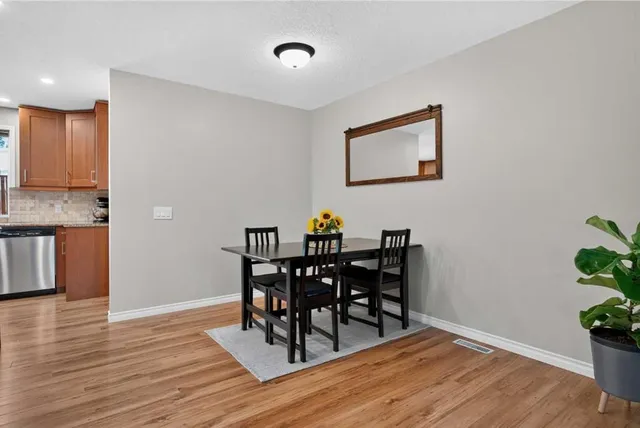 292 Silver Brook Way, Calgary 5