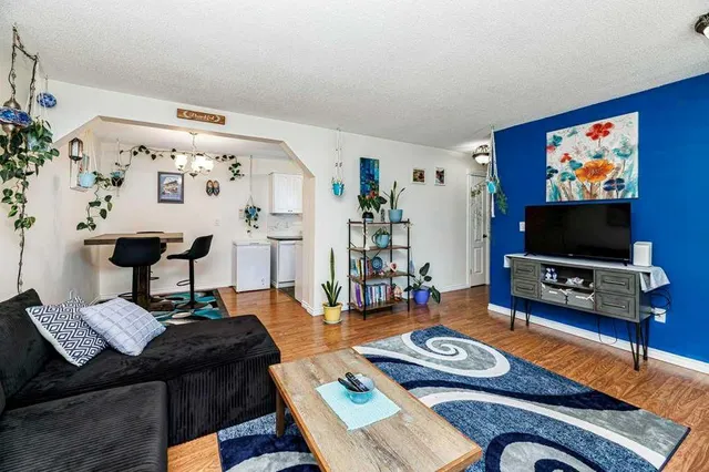 5326 47 Ave #308, Red Deer 2