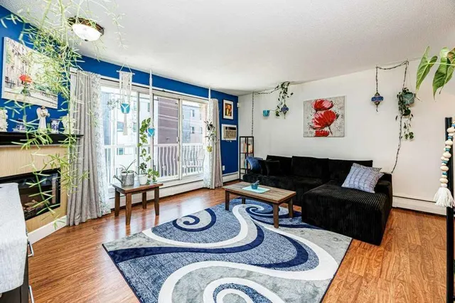 5326 47 Ave #308, Red Deer 4