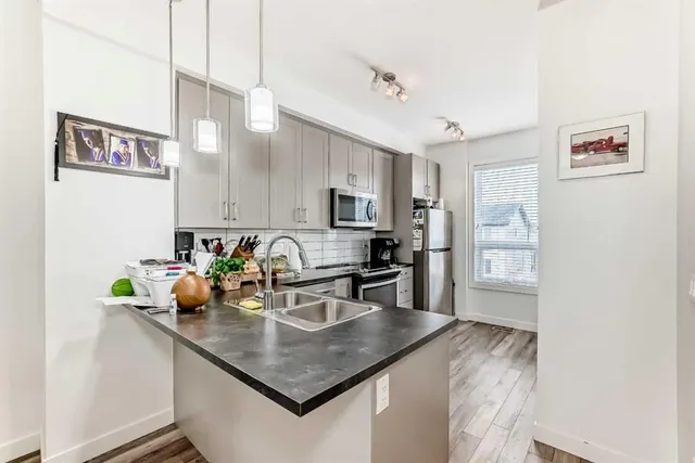 11 Evanscrest Mews #306, Calgary 5