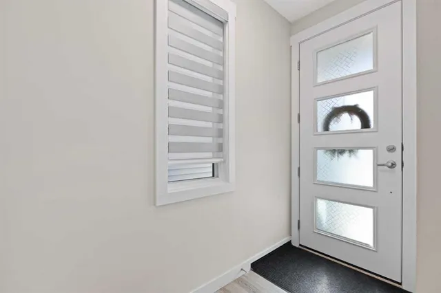 86 Corner Glen Gdns, Calgary 4