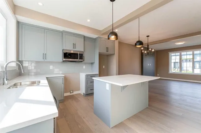 385 Waterford Blvd, Chestermere 4