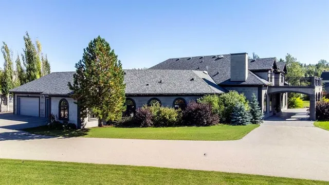 262016 Eden Park View, De Winton 5