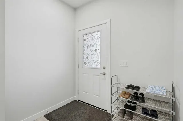 107 Corner Meadows Sq, Calgary 3