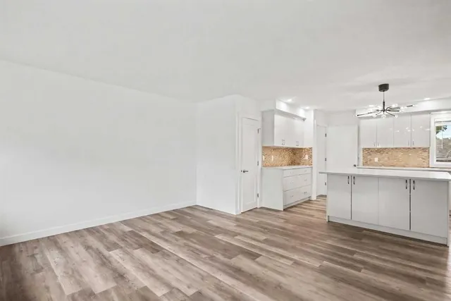 2202 35 St, Calgary 5