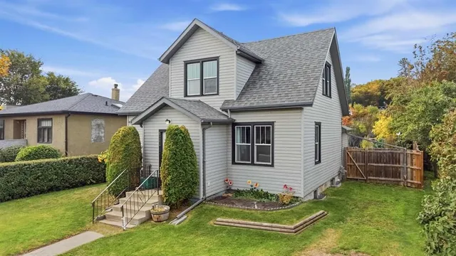 5214 50 St, Lacombe 2