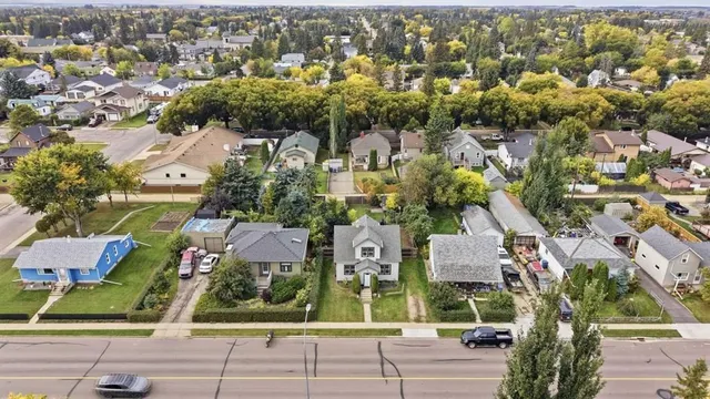 5214 50 St, Lacombe 3