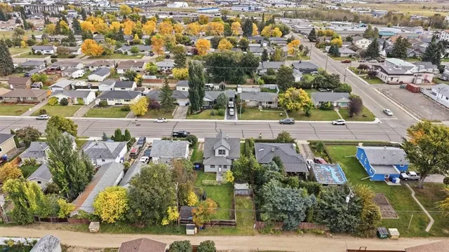 5214 50 St, Lacombe 5