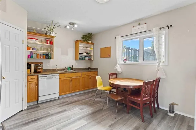 5205B 52 Ave, Camrose 5