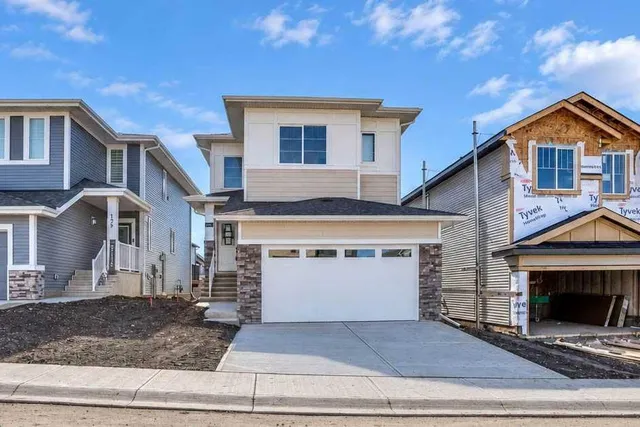 183 Heritage Crt, Cochrane 3