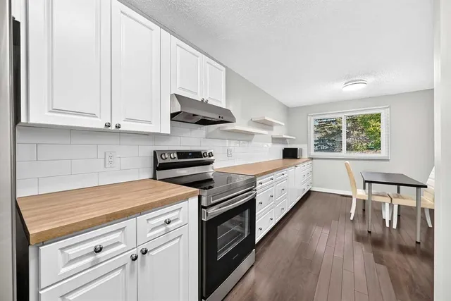 10304 Braeside Dr, Calgary 5