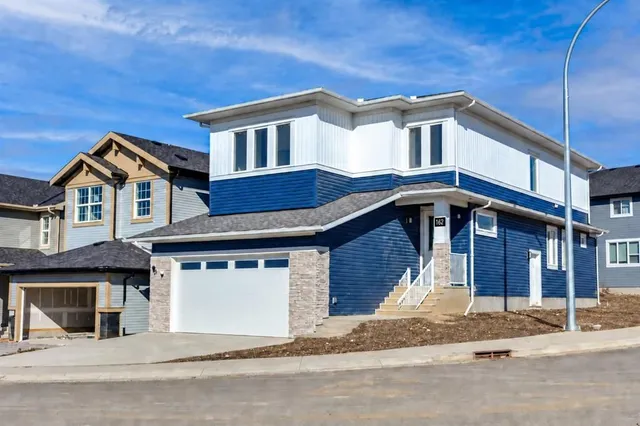 162 Heritage Crt, Cochrane 4