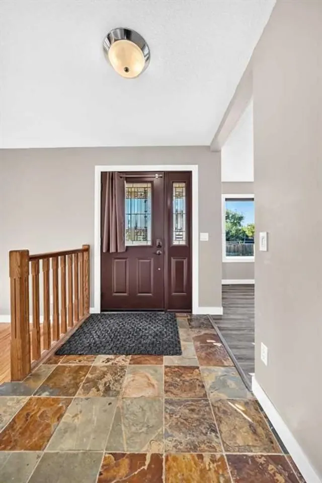 200 Downey Pl, Okotoks 3