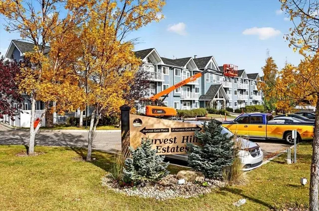 7 Harvest Gold Manor #212, Calgary 2