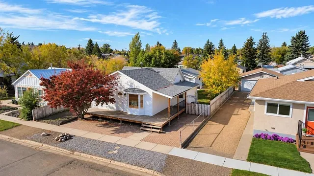 216 1st Ave, Hanna