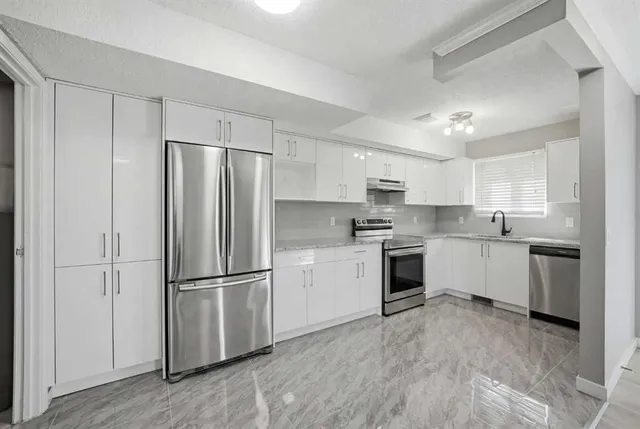 108 Grier Terr #1, Calgary 5