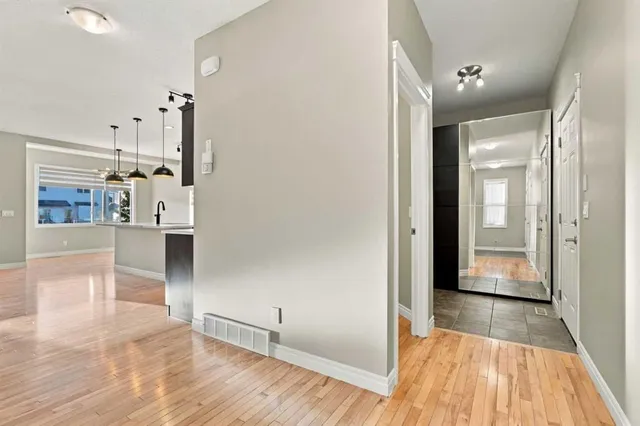 101 Cimarron Vista Cres, Okotoks 4