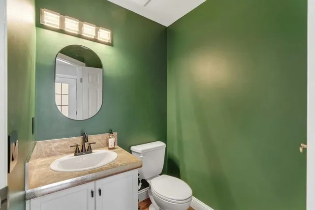 1205 Signal Hill Green, Calgary 4