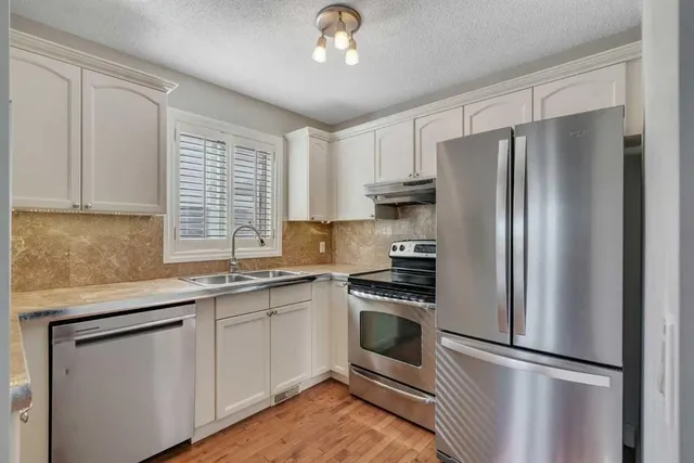 1205 Signal Hill Green, Calgary 5