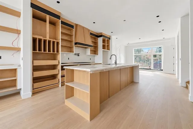 8623 48 Ave, Calgary 5