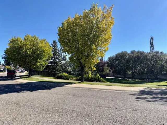 18 Heritage Close, Lethbridge 2
