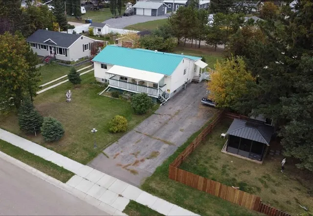 4108 49A Ave, Innisfail 2