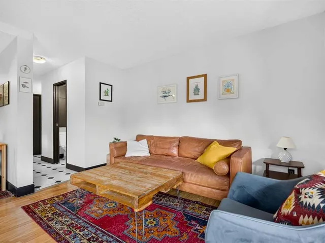 402 4 Ave #5, Calgary 4