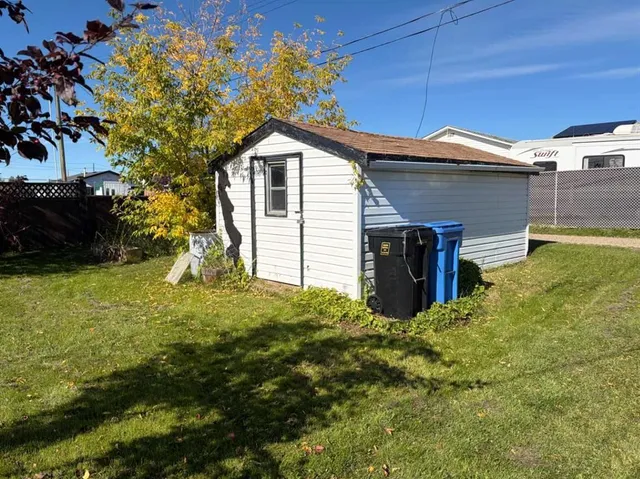 11212 108 Ave, Fairview 2