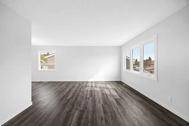 4628 Marcombe Rd, Calgary 5
