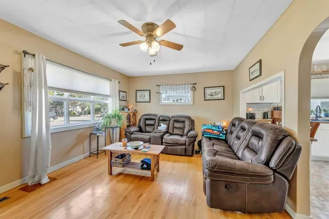 5021 54A St, Lloydminster 4