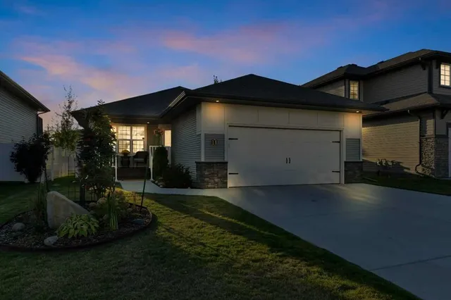 18 Traynor Close, Red Deer 2
