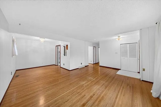 4831 48 St, Calgary 3
