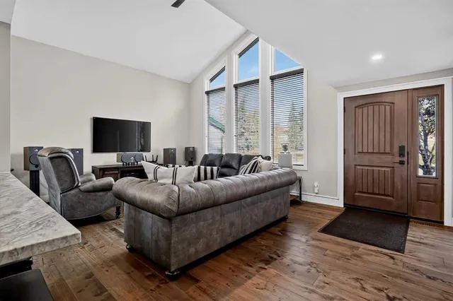 169 Silver Mead Cres, Calgary 4