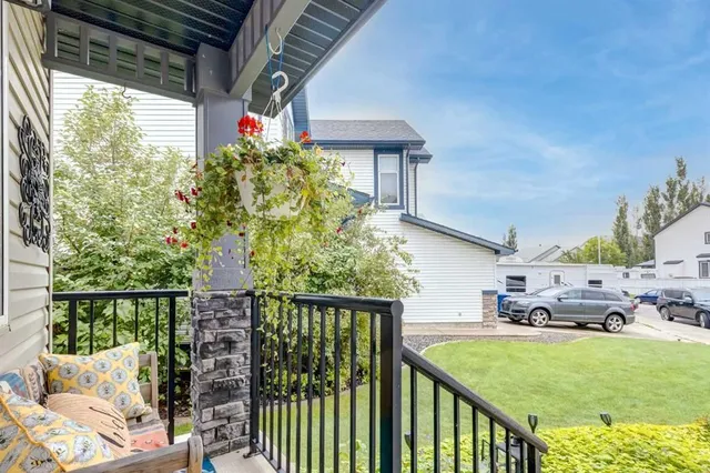 172 Oakmere Way, Chestermere 3