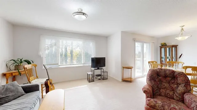 5402 50 Ave #303, Stettler 2