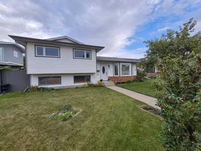 5715 58 Ave, Olds 5