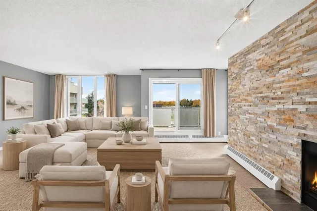 3737 42 St #303, Calgary 4