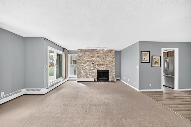 3737 42 St #303, Calgary 5