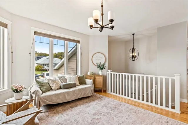 91 Valarosa Dr, Didsbury 5