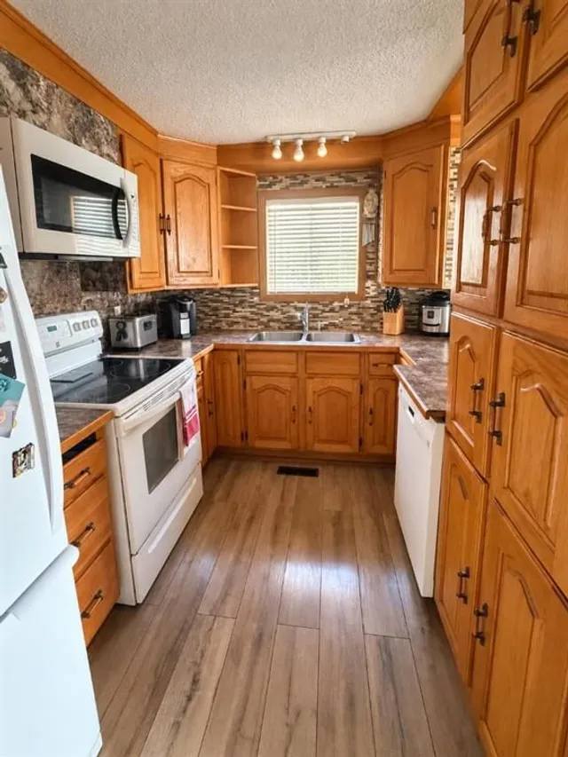 128 Grandview Cres, Fort McMurray 2