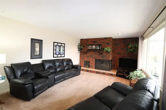 5007 42 St, Ponoka 4