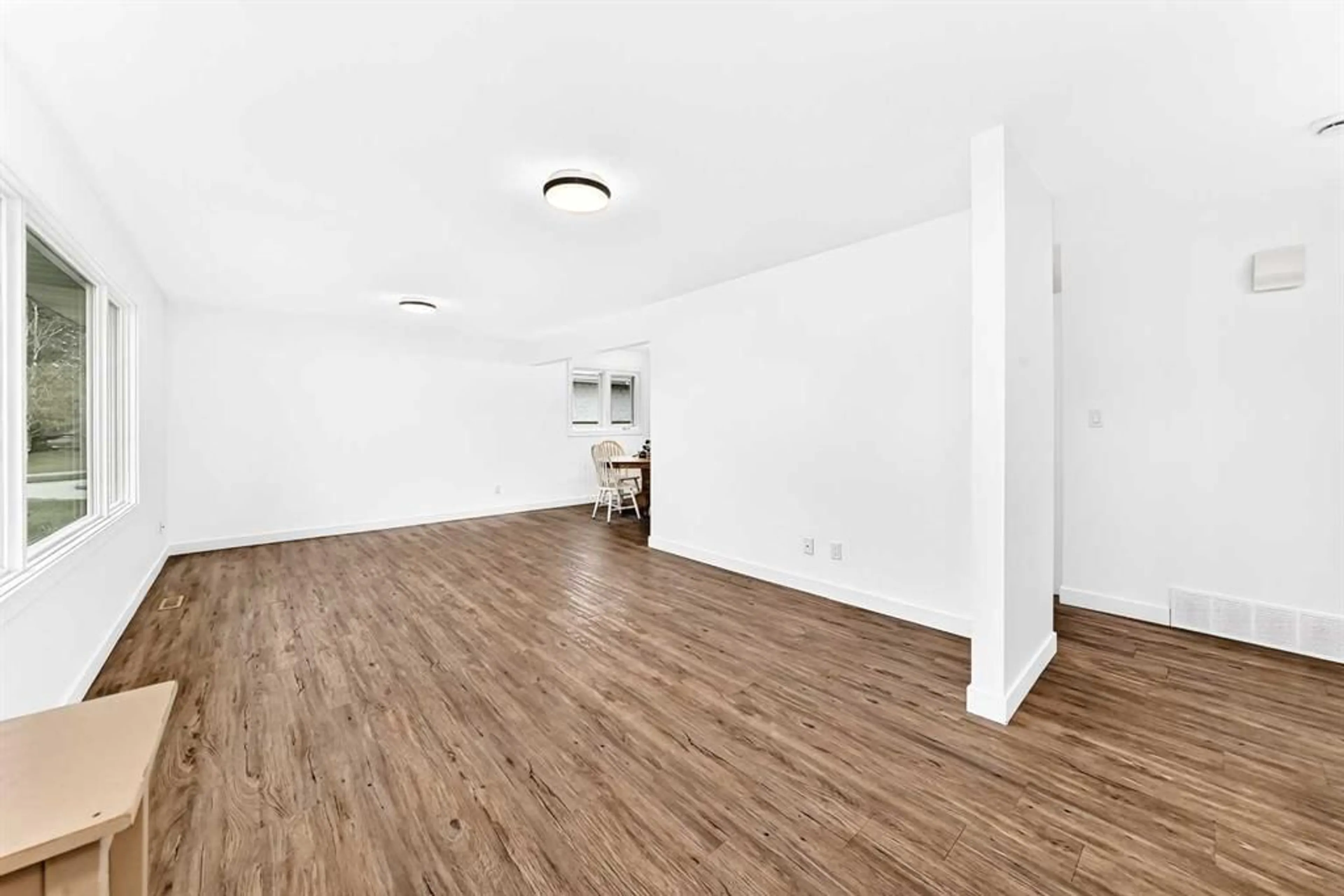 pillar/IMG-A2348395_3.jpg