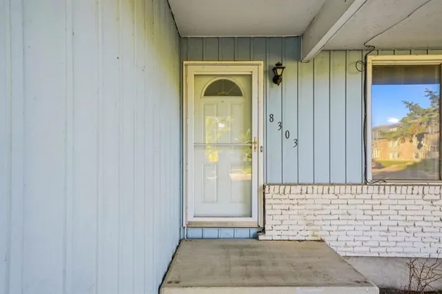 8303 Addison Dr, Calgary 3